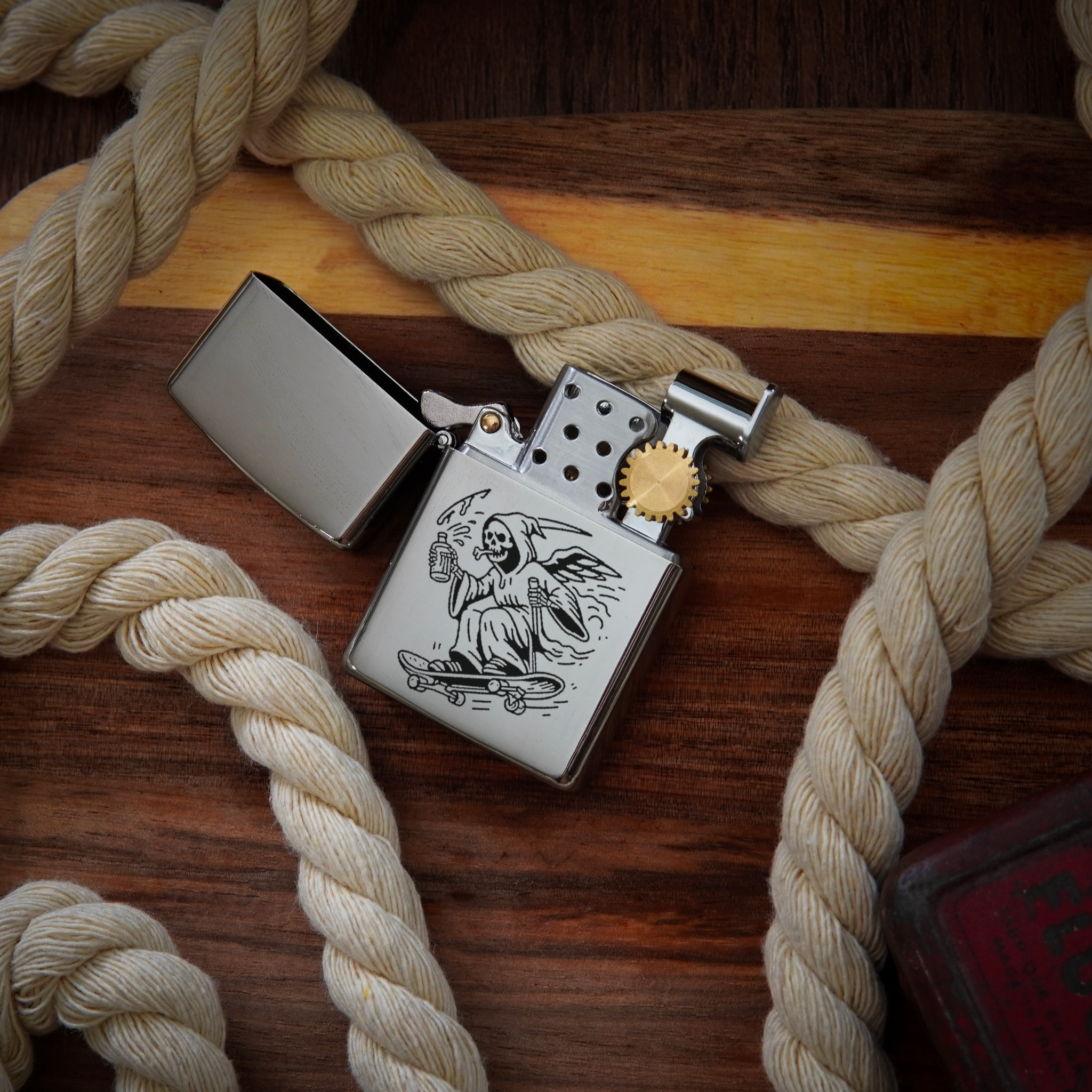 Briquet essence Skate