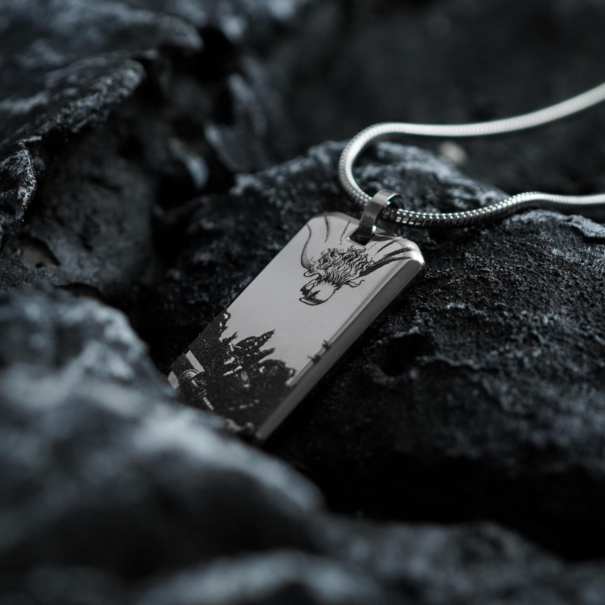 Collier avec pendentif Guts et Griffith en édition limitée