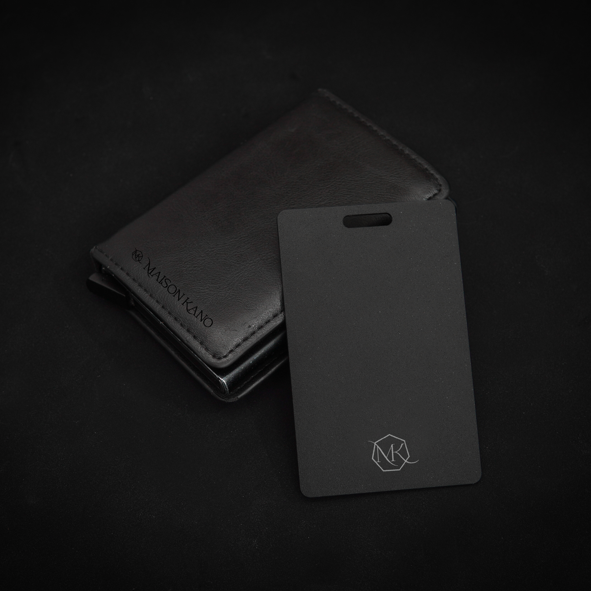 Traceur pour portefeuille, porte-cartes et porte-passeport