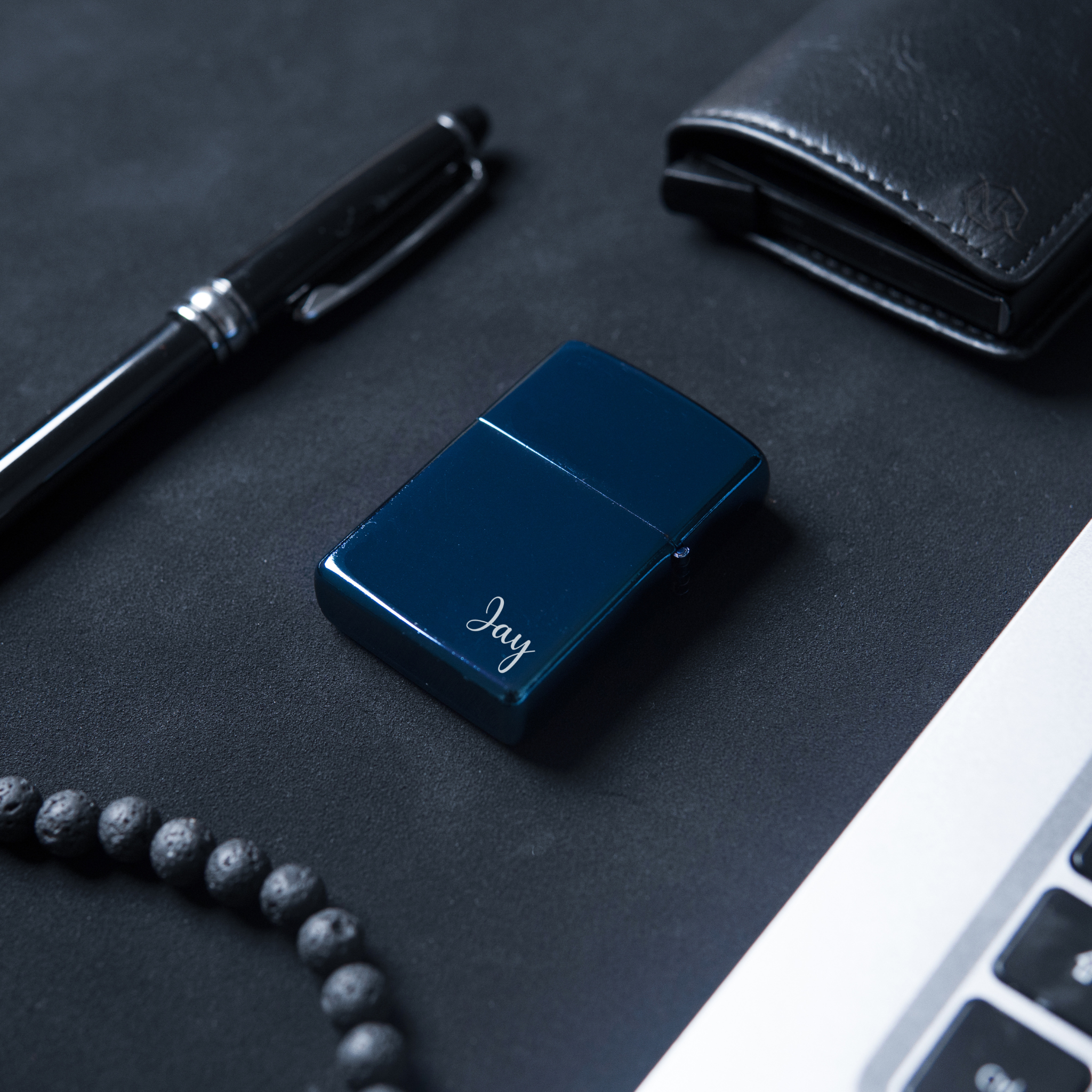 Briquet bleu