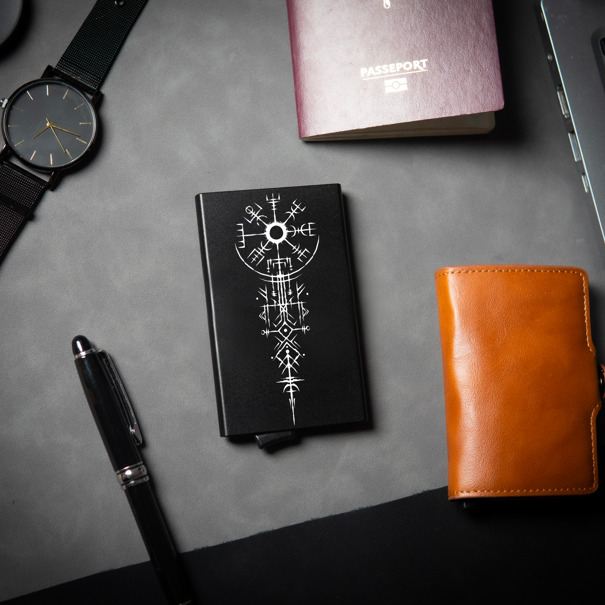 Vegvisir Card Holder