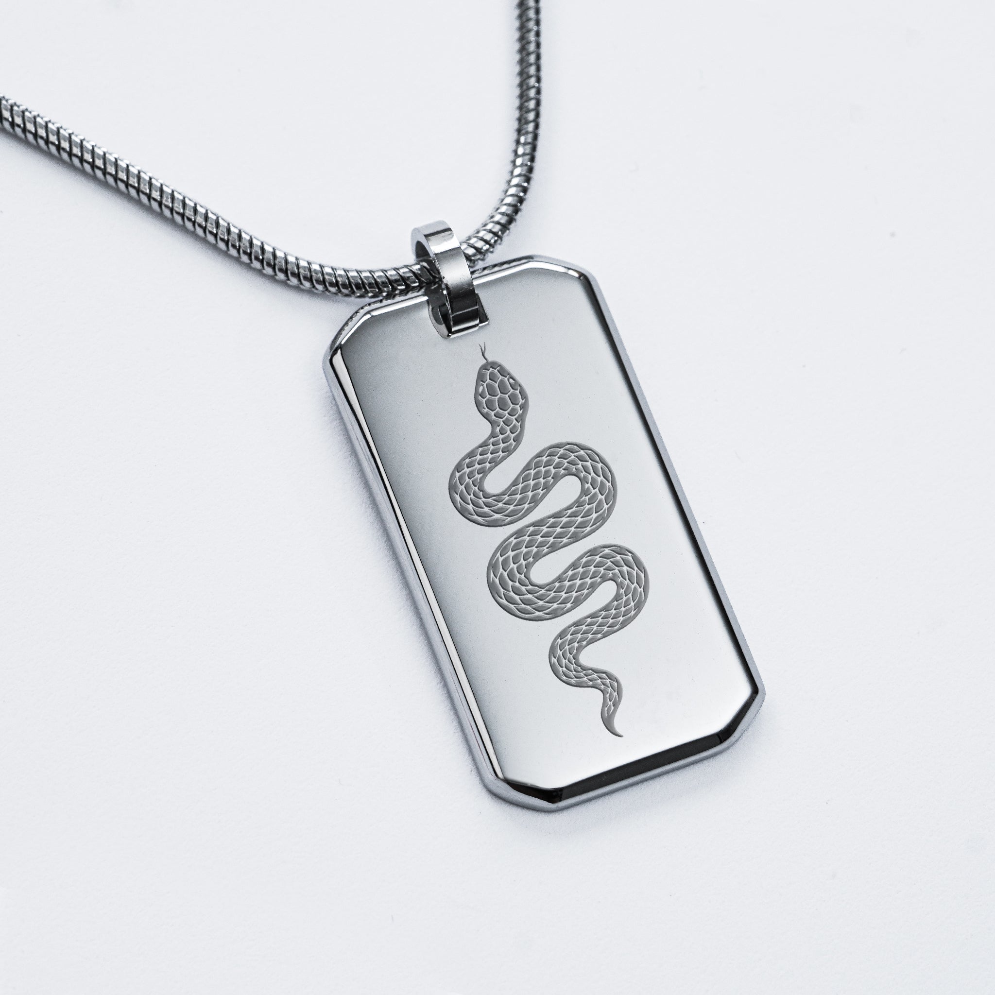 Collier avec pendentif Serpent